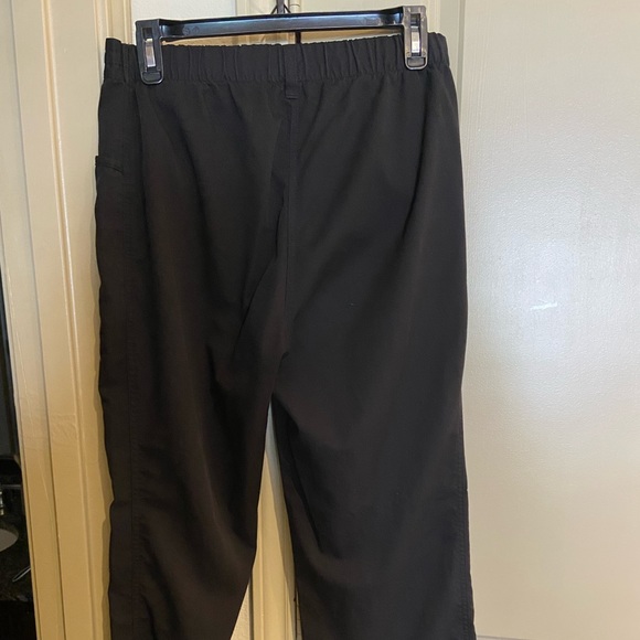 NrG by Barco medical scrubs - size small - Picture 8 of 8